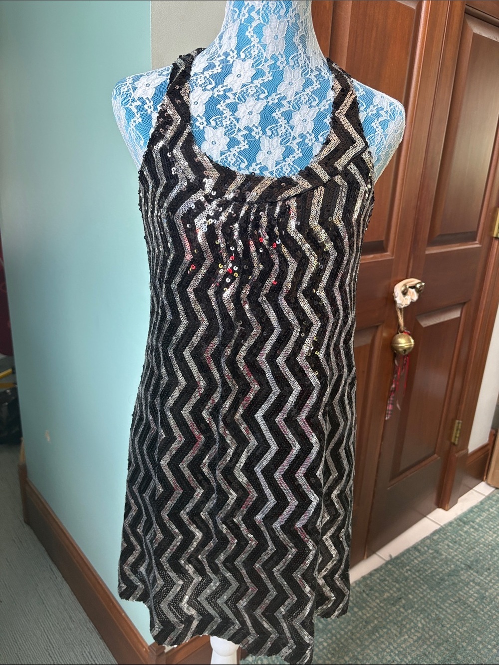 Frfe  Sequin Dress Black/Silver Zigzag pattern  scoop neck racer back Party NWOT